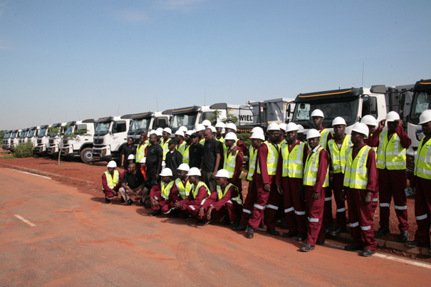 Z WIELBŁĄDEM W ŚWIAT