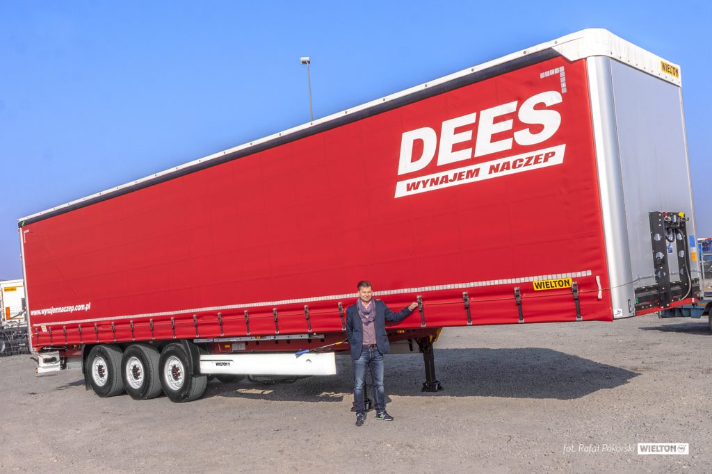 Naczepy WIELTON dla firmy DEES